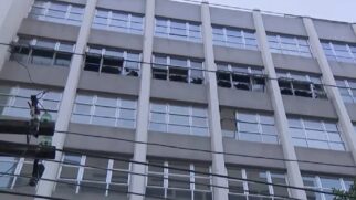 Corpo de Bombeiros suspeita que velas tenham causado início do incêndio