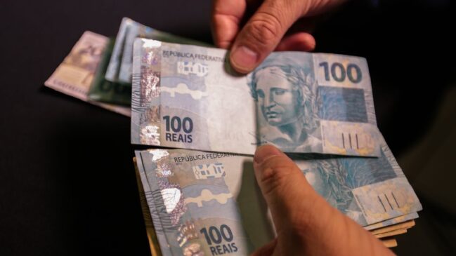 No sábado também foi realizado o sorteio da Mega-Sena com um prêmio de R$ 115 milhões
