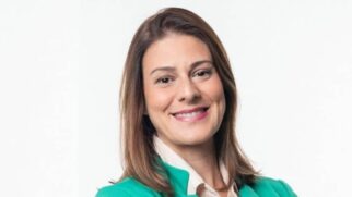 Candidata sofreu atentado no fim da tarde de domingo (22)