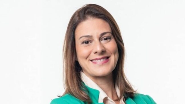 Candidata sofreu atentado no fim da tarde de domingo (22)
