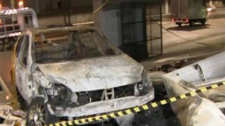Motorista do veículo perdeu o controle e bateu em bomba de combustível
