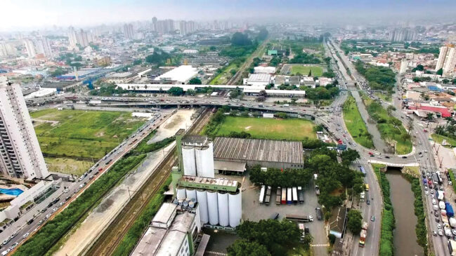 A área verde será construída onde atualmente fica a Praça Samuel de Castro Neves