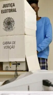 Eleitor que não votou no primeiro turno pode comparecer normalmente às urnas no segundo. Foto: Fernando Frazão/Agência Brasil