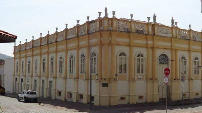 Amparo reúne passeios históricos e belezas naturais