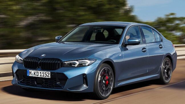O novo '330e M Sport' é equipado com faróis full-led adaptativos, sistemas 'Parking Assistant Plus' e 'Reversing Assist'