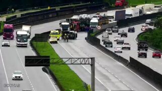 Rodovia precisou ser completamente interditada