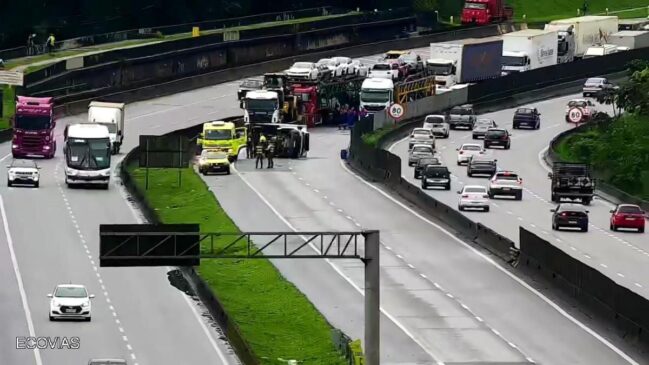 Rodovia precisou ser completamente interditada