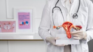Segundo a profissional, a principal causa do câncer de colo de útero é a infecção pelo papilomavírus humano, o HPV