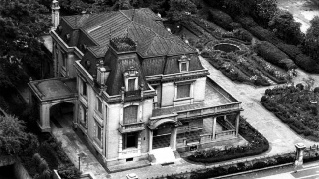 Vista aérea da Casa das Rosas, casarão localizado na Avenida Paulista. (Foto de 03.1985)