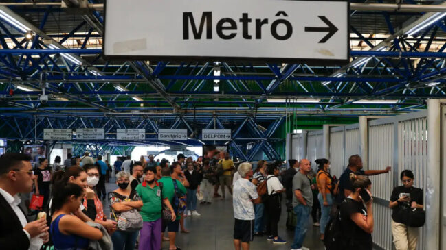 Trens das Linhas 1-Azul, 2-Verde e 3-Vermelha circularam com velocidade reduzida nesta terça