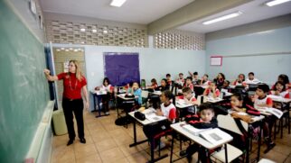 Feriado escolar é um período em que as instituições de ensino suspendem suas atividades, tanto aos alunos quanto aos professores