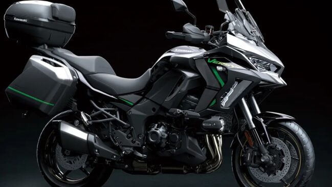 Kawasaki Versys 2025 permanece sendo um quatro cilindros em linha