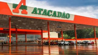 Atacadão é uma empresa do Grupo Carrefour Brasil, com mais de 370 unidades de autosserviço e 36 atacados de entrega e centros de distribuiçã