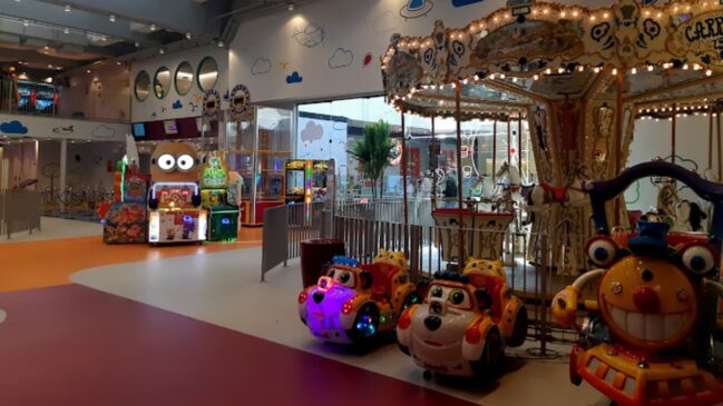 O PlayLand no Shopping Eldorado é conhecido por suas atrações diversificadas que atendem a todas as idades.