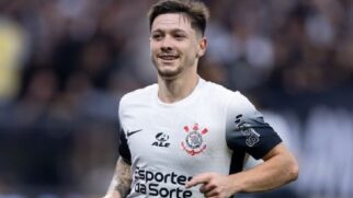 O meia Rodrigo Garro, do Corinthians, se envolveu em acidente com vítima fatal