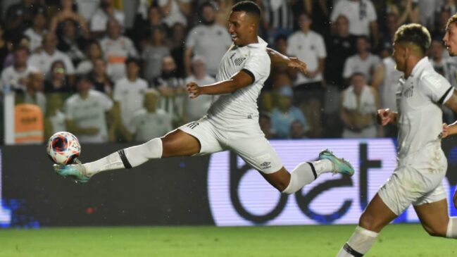 Goiás e Santos se enfrentam na série B