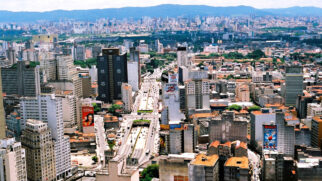 A capital paulista, é, com uma certa vantagem, a cidade mais rica do Brasil e da América Latina, com um PIB que ultrapassa R$ 828 bilhões