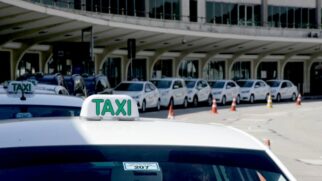 Cerca de 840 taxistas foram contemplados com alvarás de estacionamento