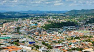 Conhecida como a "terra do morango", a cidade também é uma estância climática, um título concedido pelo Estado de São Paulo a localidades que atendem a critérios de qualidade de ar e atrativos naturais