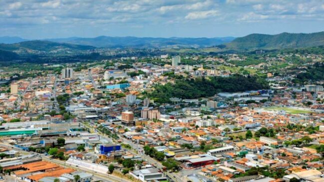 Conhecida como a "terra do morango", a cidade também é uma estância climática, um título concedido pelo Estado de São Paulo a localidades que atendem a critérios de qualidade de ar e atrativos naturais