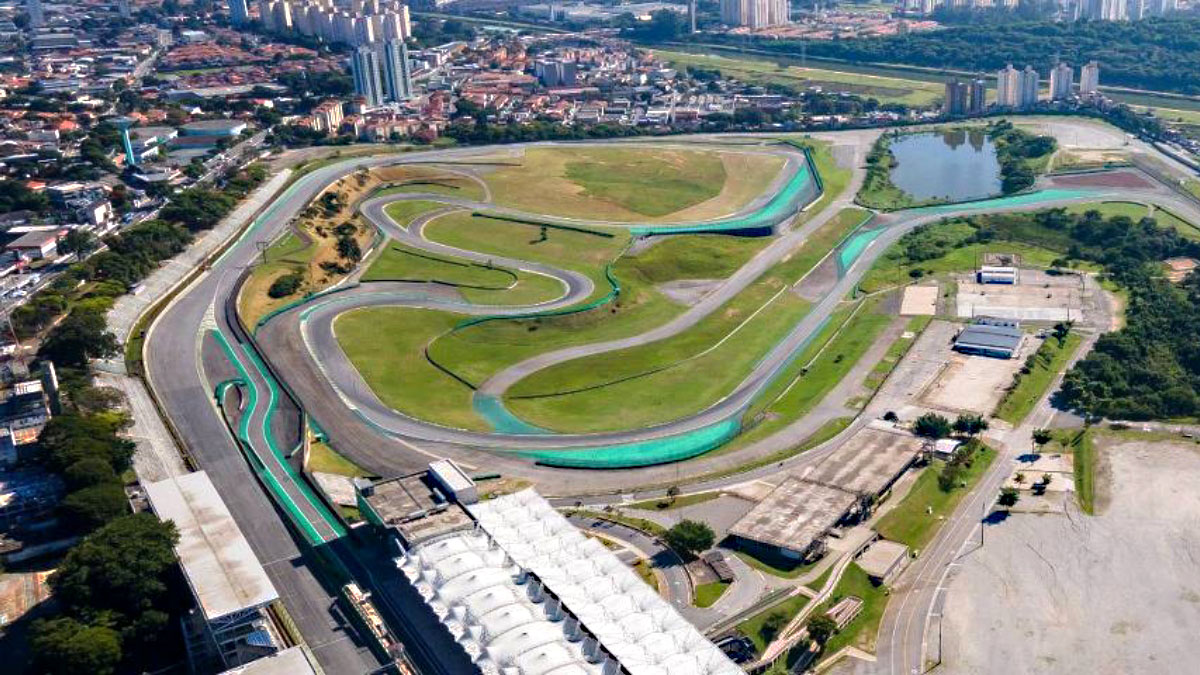 O projeto do autódromo foi inspirado em pistas lendárias como Indianapolis (EUA), Brooklands (Inglaterra) e Monthléry (França).