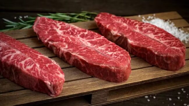 Poucos dias após as tarifas entrarem em vigor em dezenas de países, os preços da carne dispararam nos EUA