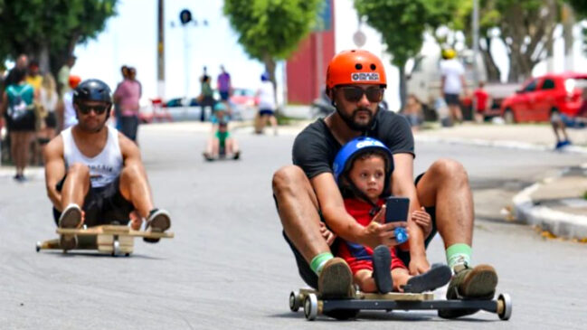 Mulek de Rua aluga carrinhos de rolimã e capacetes no Parque da Independência