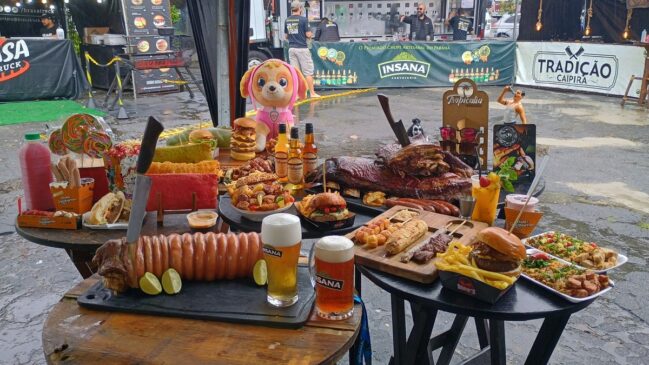 Evento gratuito reúne mestres churrasqueiros, música ao vivo e variedade gastronômica até domingo