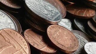 Os nacionalistas defendem que não há fenômeno no curto prazo que possa desbancar a moeda tradicional do comércio e estocada nos bancos
