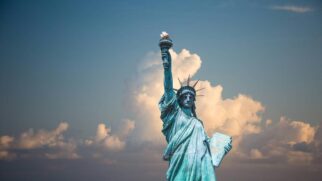 O resultado da escolha sempre é representado pela vitória do cidadão americano