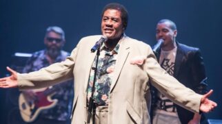 Conhecido por sua voz poderosa, Tony Tornado conquistou o público nos anos 1970 com sucessos como 'BR-3'