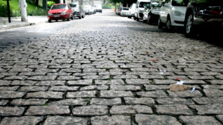 Rua Tuim, em Moema, é em paralelepípedo e considerada histórica no bairro, da zona sul de São Paulo