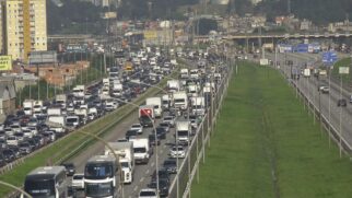 A Marginal Pinheiros aparece como o único corredor de grande fluidez no momento, apresentando atrasos leves e fluxo constante