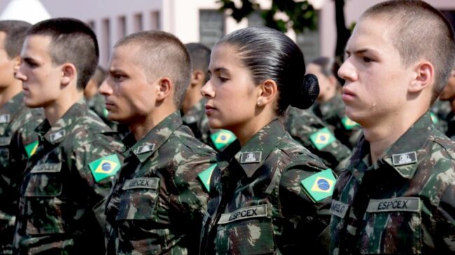 Até agora, o alistamento aos 18 anos ainda era restrito aos homens