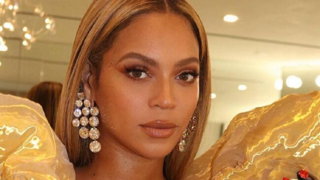 Beyoncé venceu o prêmio de Álbum do Ano, a principal categoria do Grammy, neste domingo (2/2)