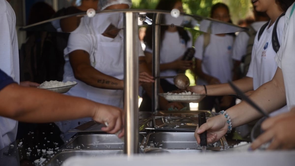 Cerca de 66% das famílias atendidas pelo colégio possuem renda per capita de até um salário mínimo, e 29% vivem com menos de meio salário mínimo. Foto: Divulgação/Colégio Mão Amiga