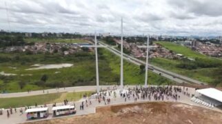 Cidade do interior de São Paulo inaugura mirante com cruz de mais de 30 metros