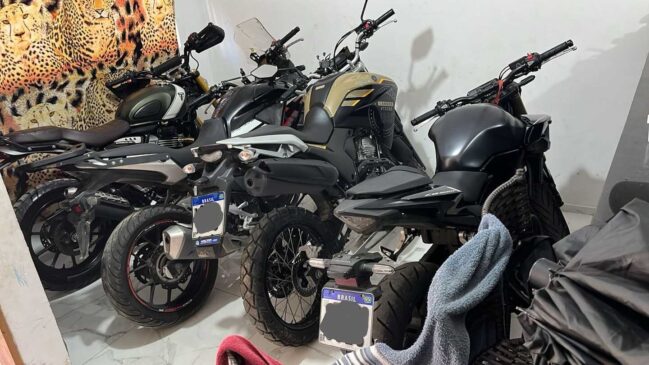 Os veículos foram localizados em uma casa na zona leste da Capital, onde um adolescente foi apreendido