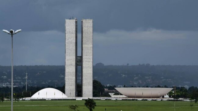 As famílias são donas dos partidos