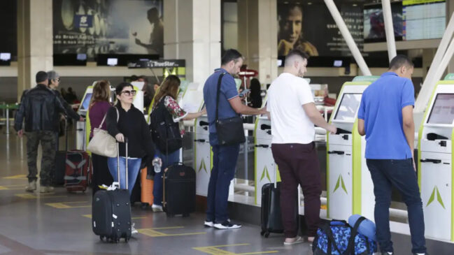 Aprenda a economizar em passagens aéreas com este serviço gratuito do Google