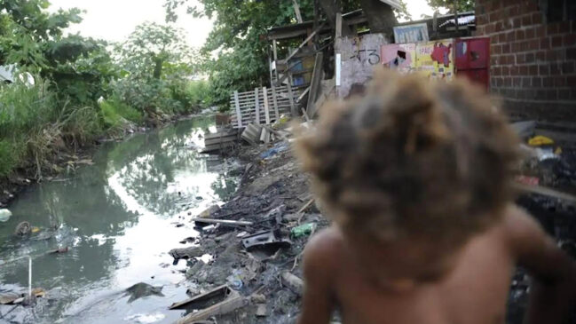 Brasil atinge menor nível de pobreza em 12 anos