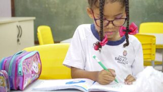 Todos os alunos têm direito ao valor para a compra de material
