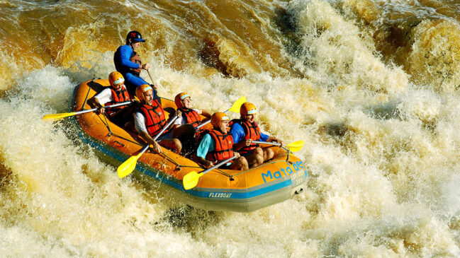 Rafting em um rio de Brotas, no interior de São Paulo