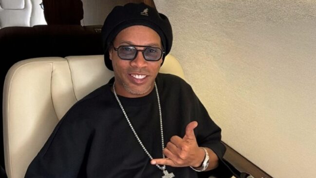 Ronaldinho Gaúcho celebra fim de ano em boate subterrânea, diz portal LeoDias