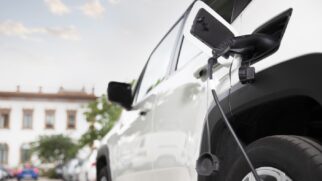 Objetivo é incentivar o uso de veículos com fonte alternativa e renovável de energia