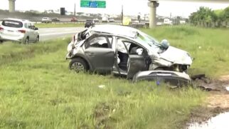 Motorista ficou gravemente ferido após capotamento