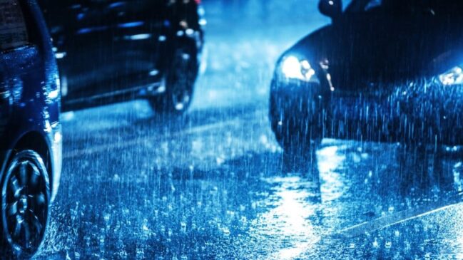 Para evitar ofuscamento e não comprometer a visão dos outros motoristas, deve-se usar sempre o farol baixo. Foto: Divulgação