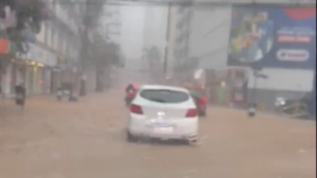 Chuvas causam alagamentos de mais de 100 mm em Balneário Camboriú