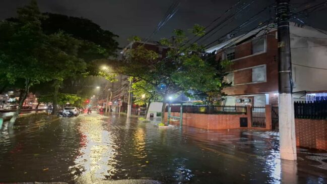 Canal 3, em Santos, é um dos pontos que sofre com as fortes chuvas