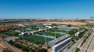 Divórcio faz pentacampeão do mundo dormir em CT de clube espanhol